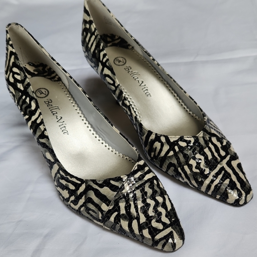 Bella‎ Vita Black and Cream Patterned Heels, size 8W